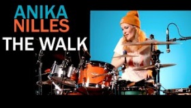 Anika Nilles  -  THE WALK [official Video]